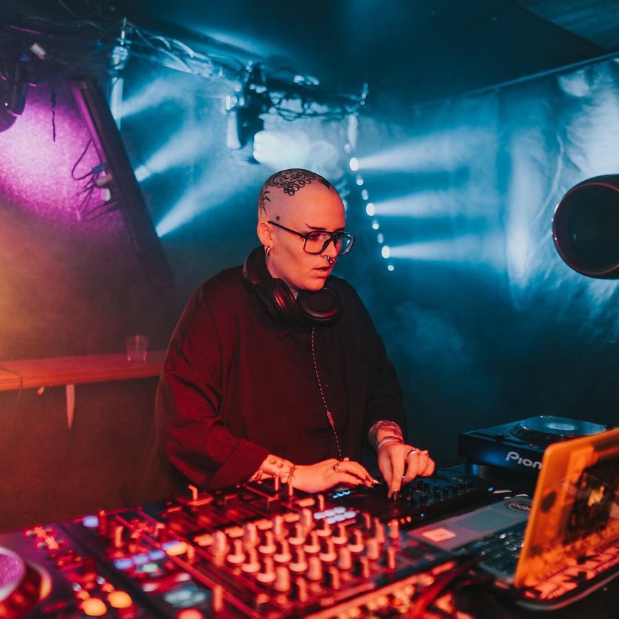 wiser djing at sub rosa